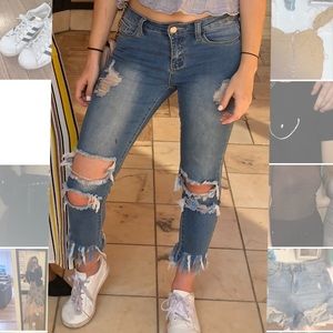 F21 DISTRESSED JEANS